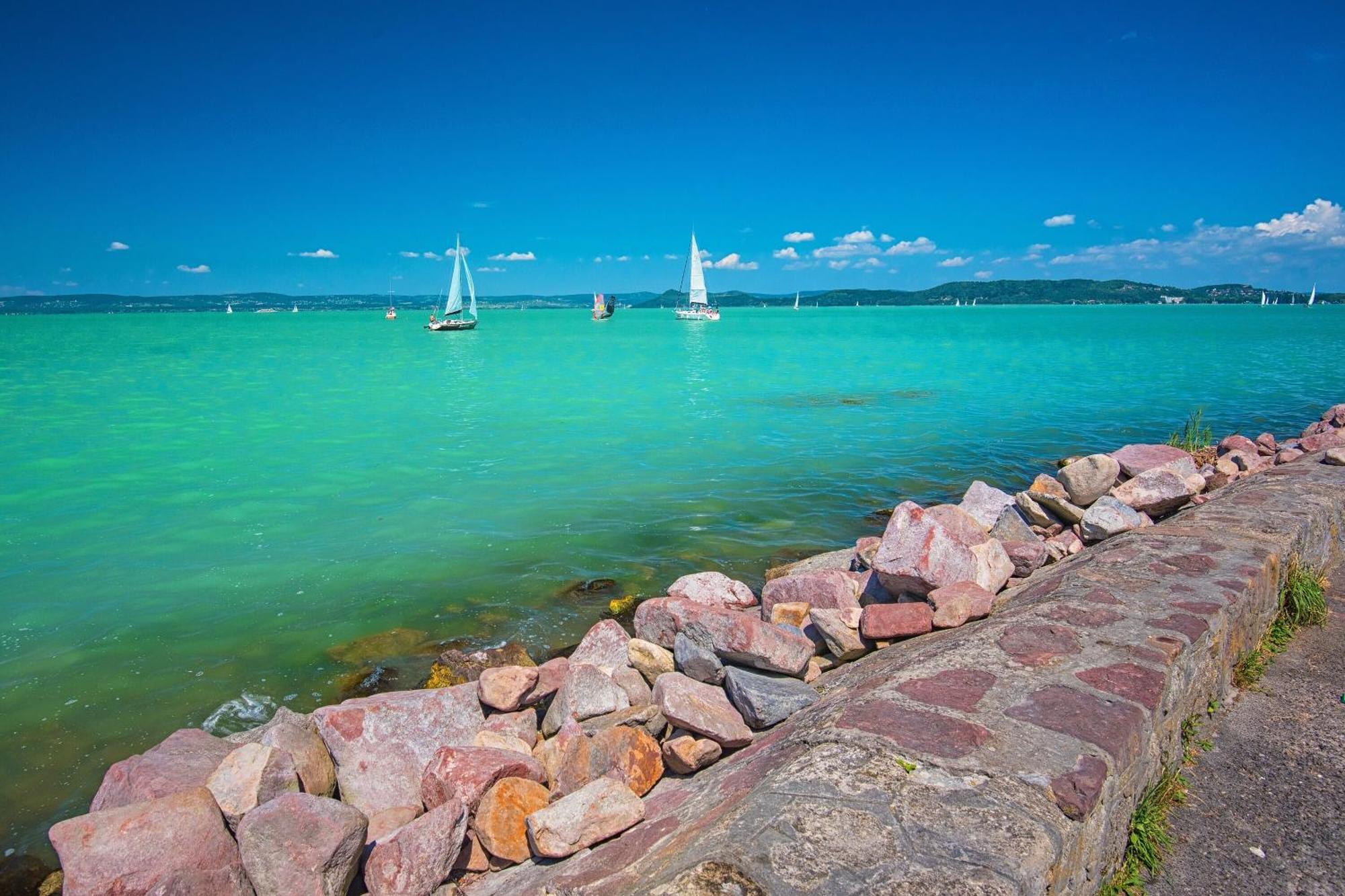 Lake Side Luxury Steps To The Lake Lela - Happy Rentals Balatonlelle Buitenkant foto