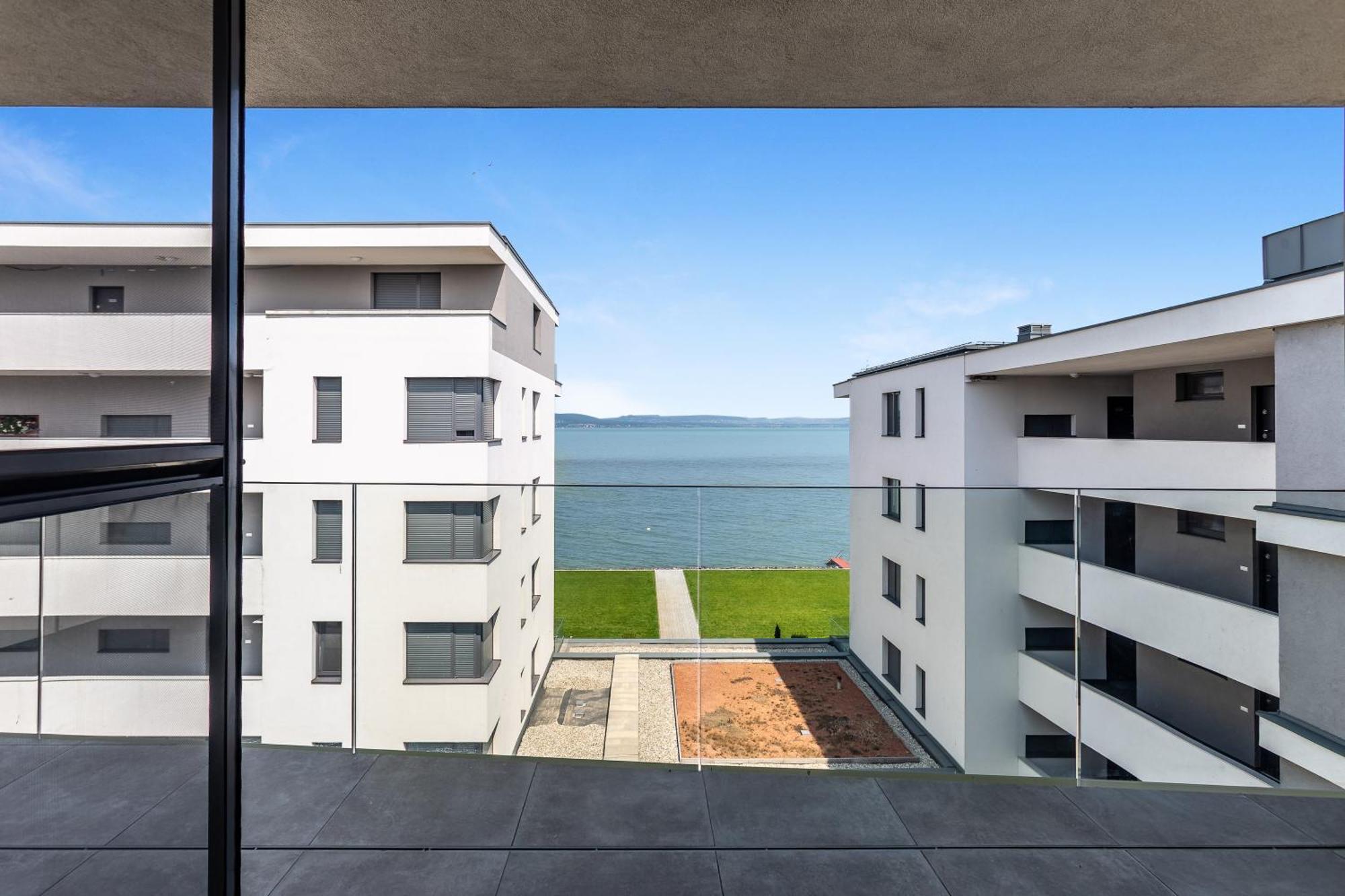 Lake Side Luxury Steps To The Lake Lela - Happy Rentals Balatonlelle Buitenkant foto